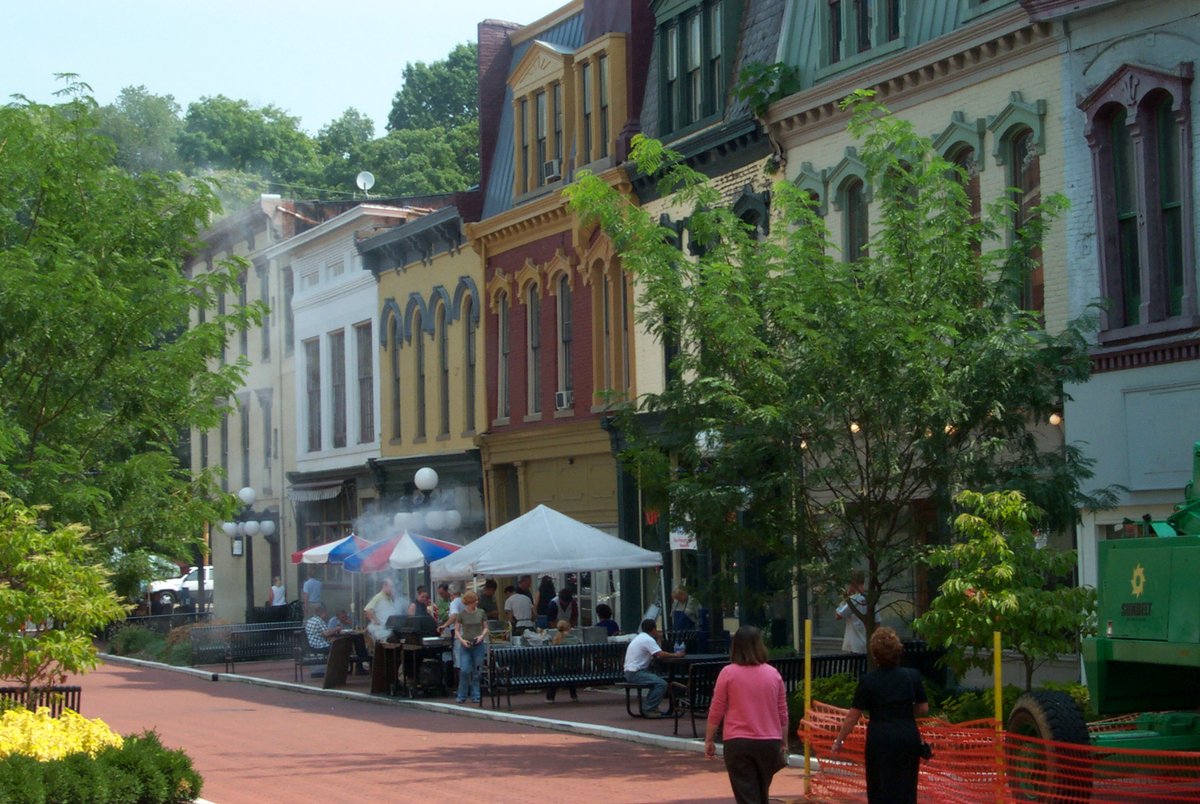 Frankfort, KY - File:Downtown frankfort ky.JPG - Wikimedia Commons